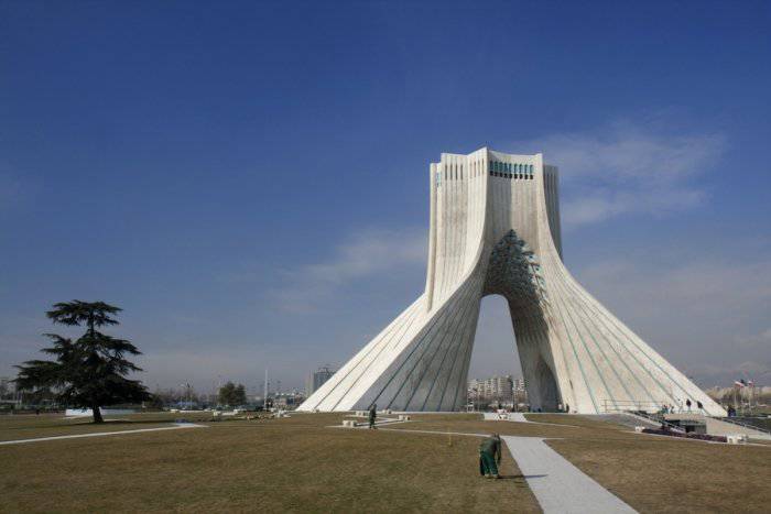 Iran julistautuu viidenneksi tai kuudenneksi ohjusvaltaksi