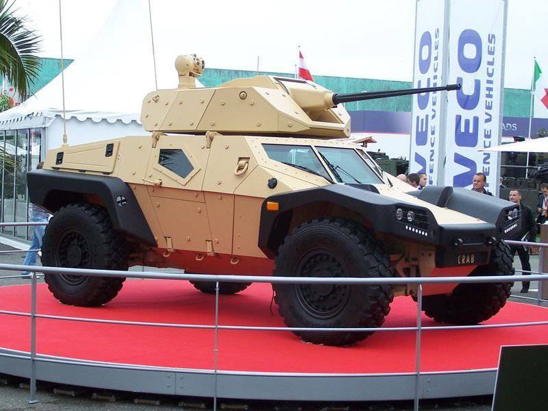 Panhardin panssaroidut ajoneuvot "CRAB" ja "Sphinx" yhtiöltä "Panhard"