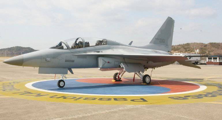 Un'altra promozione del velivolo da attacco supersonico per addestramento al combattimento della Corea del Sud TA-50 Golden Eagle