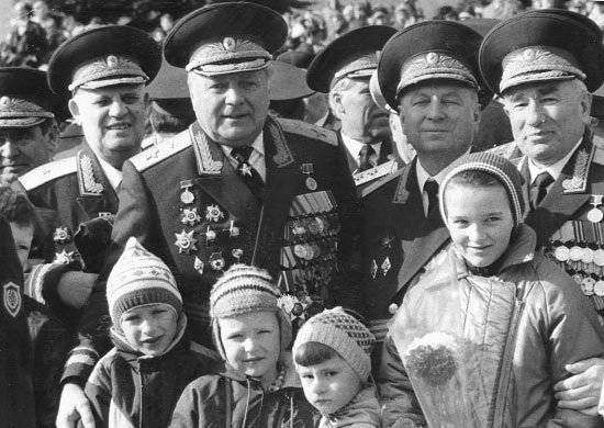 Vlagyimir Mihalkin tüzérségi marsall 85 éves