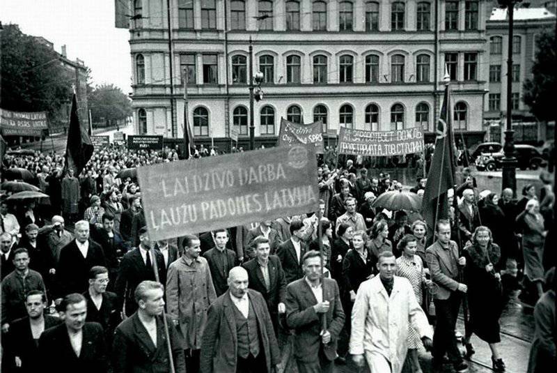 Латвия: «Алло, мы ищем оккупантов…»