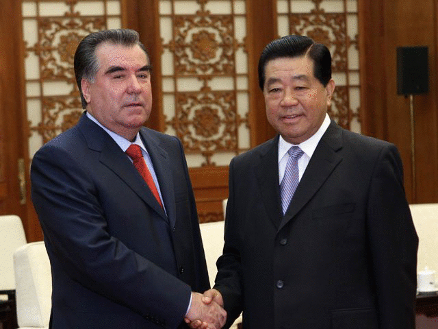 Tádzsikisztán ki akar szabadulni Oroszország befolyása alól