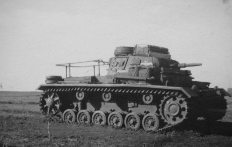 Τεθωρακισμένα οχήματα της Γερμανίας στον Β' Παγκόσμιο Πόλεμο. Μεσαία δεξαμενή Pz Kpfw III (Sd Kfz 141)