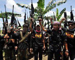در فیلیپین، شورشیان در 11 شهر به ارتش حمله کردند