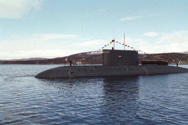 해군 조선소는 흑해 함대를위한 프로젝트 636의 두 번째 직렬 잠수함을 미끄러운 길에 놓을 것입니다