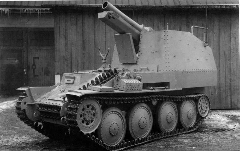 Véhicules blindés de l'Allemagne pendant la seconde guerre mondiale. Installation automotrice Sturmpanzer 38 (t) Grille