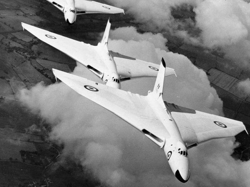 Стратегический бомбардировщик «Avro Vulcan» (Англия)