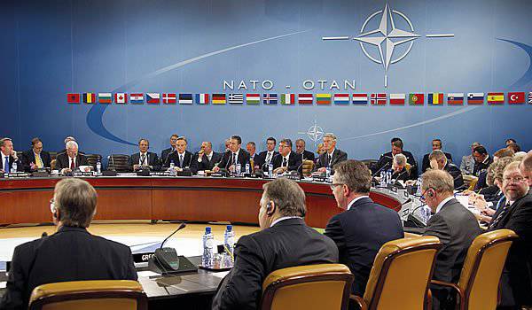 러시아와 동맹 관계의 상호 작용은 제한 될 것입니다 : RF-NATO의 대화 - 전문가 견적