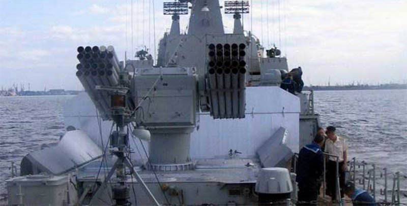 Корабельная 122-миллиметровая система залпового огня А-215 Град-М