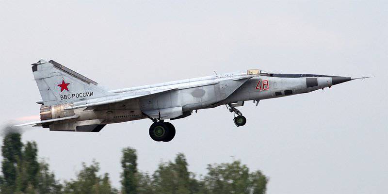 MiG-25偵察機は2020まで使用されます。