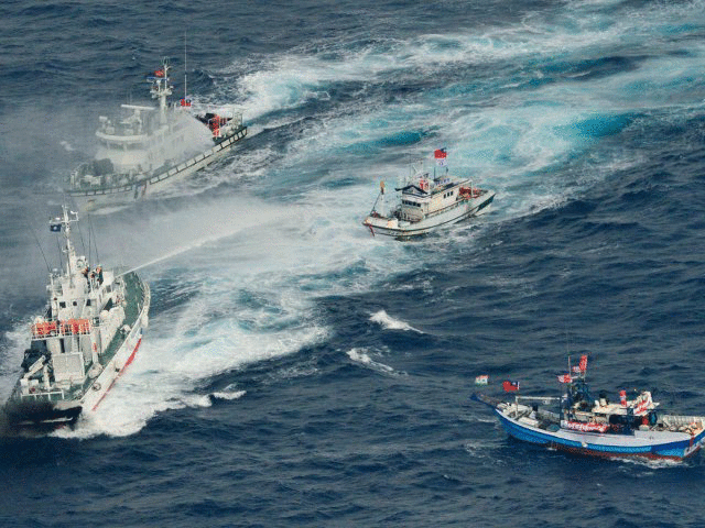 Tokyo and Taiwan launched a naval water cannon battle for the disputed islands