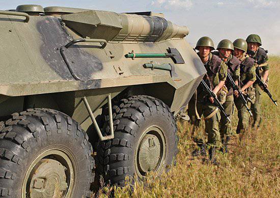러시아 군사 기지의 군인에 의한 회사 전술 훈련이 압하 지아 (Abkhazia)에있는 Nagvalou 훈련 지에서 이루어지고있다.