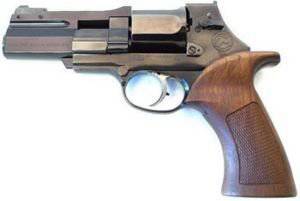 Automaattinen revolveri Mateba Model 6 Unica