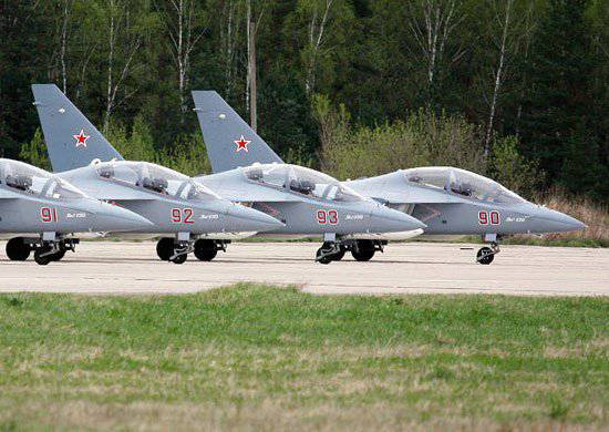 Die erste Ladung Yak-130-Flugzeuge traf im Borisoglebsky Aviation Training Center ein