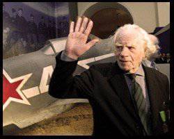 In France, the Hero of the Soviet Union, Pilot Roland de la Pual died