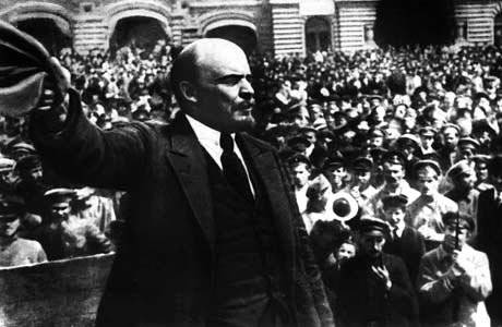 Lenin kazandı çünkü milyonlarca istediğini hissetti