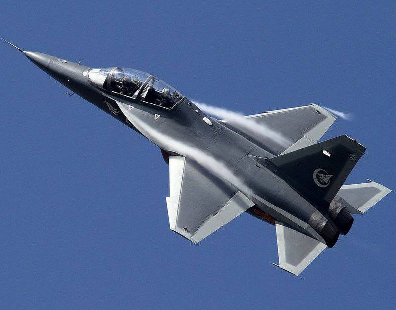 L'avion d'entraînement chinois L-15 fait son entrée sur le marché international