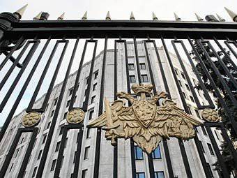 Professionisti invece di "addio al nubilato" nel Ministero della Difesa della Federazione Russa