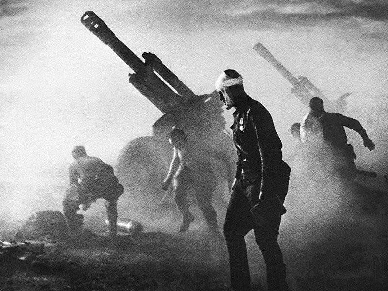 19 نوامبر - روز نیروهای موشکی و توپخانه