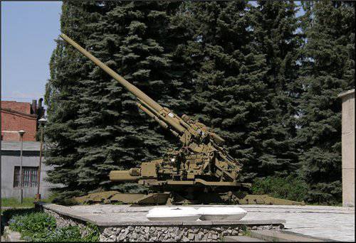 최신 소련 대공포 총 구경 152mm - KM-52 / КС-52