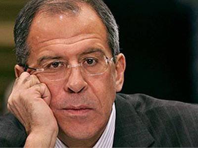 세르게이 라브 로프 (Sergey Lavrov) : "무기 축적은 위협이된다"