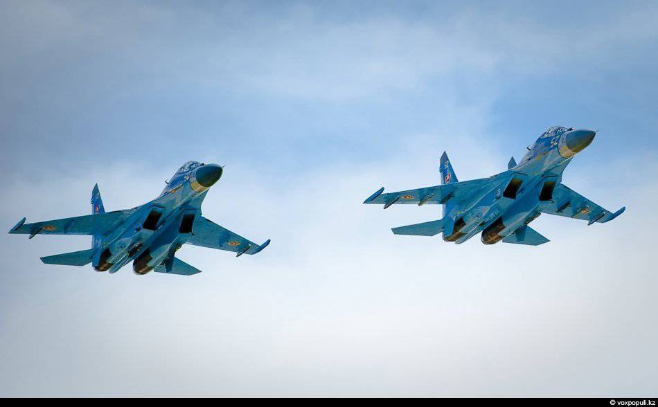 Сколько самолетов в казахстане. Су-27 Казахстан. Истребители Казахстана. ВВС Казахстана. Казахские военные самолеты.