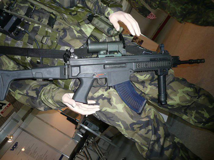 Tšekkiläinen rynnäkkökivääri CZ 805 BREN