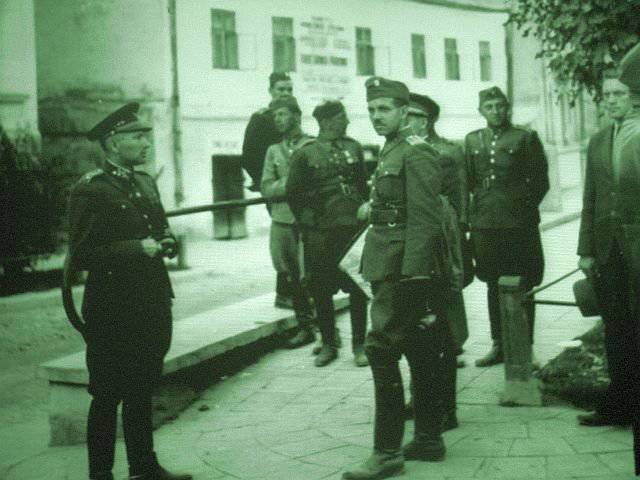 Eslováquia sob o patrocínio da Alemanha e do exército eslovaco durante a Segunda Guerra Mundial. Parte do 2