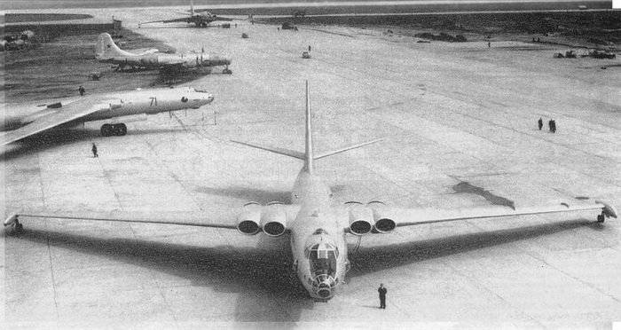 Stratégiai sugárhajtású bombázó M-4 "Bizon"
