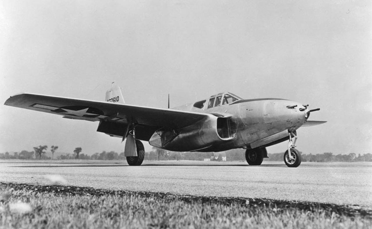 Первый в мире реактивный. Bell p-59 Airacomet. Первый реактивный самолет в СССР. Самолёт p - 59 a. Bell b-59 Aircomet.