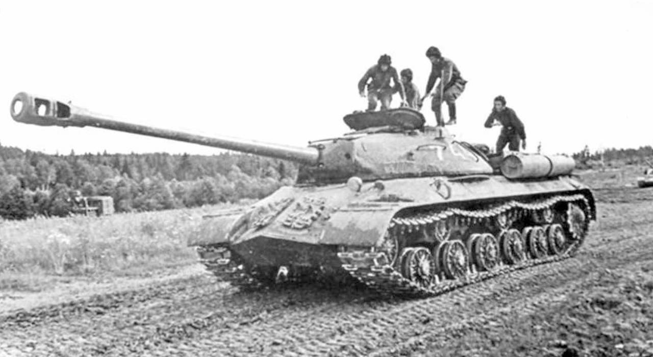 Ис 33. ИС-3 тяжёлый танк. Танк Иосиф Сталин 3. Советский танк ИС-3. Ис3 1945.