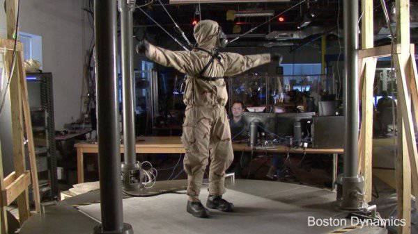 Boston Dynamics has shown a new version of the robot PETMAN