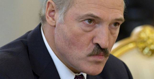 Loekasjenka: "Als we de corruptie niet bestrijden, verliezen we het land en zakken we af naar het niveau van de buurlanden"