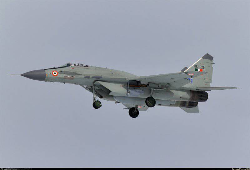 Россия подготовит индийских летчиков палубной авиации