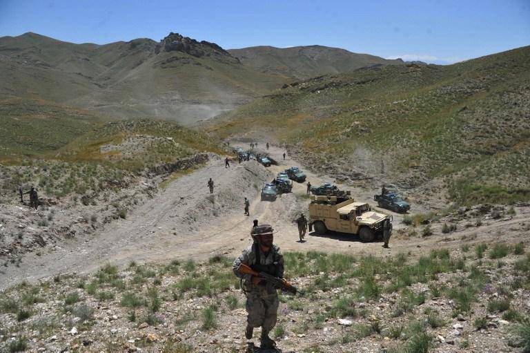 NATO: cinci soldați uciși într-o explozie în Afganistan
