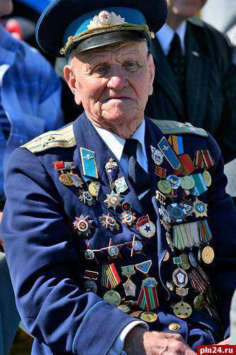 On Saturday, May 4, Pskov, veteran of World War II, Russia's oldest paratrooper Alexei Sokolov died on 103,