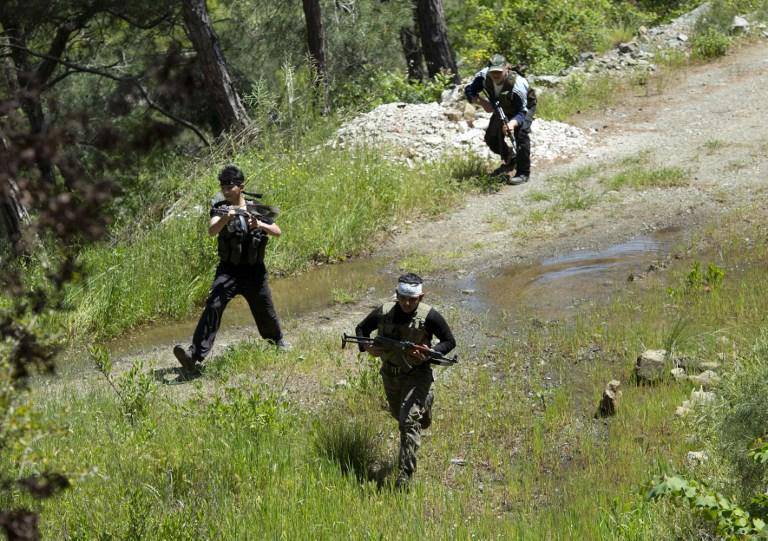 Kaos Özgür Suriye Ordusunda hüküm sürdü, oluşum başkanını kabul etti