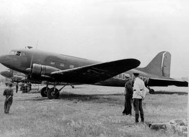Avion de transport militar Li-2