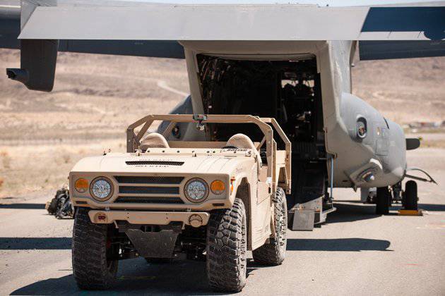 La compañía Boeing presentó el Phantom Badger SUV.