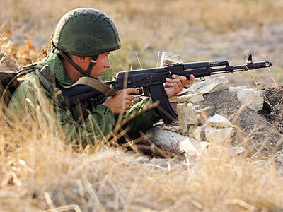 俄罗斯伞兵参加了吉尔吉斯斯坦的反恐演习