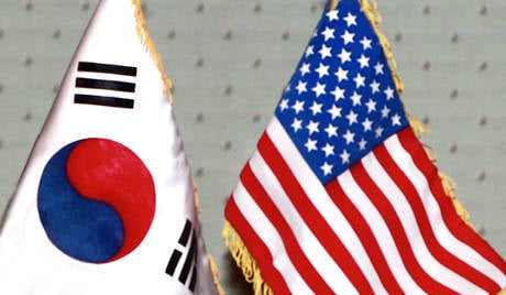 한국과 미국은 공동 군사 훈련을 시작했다.