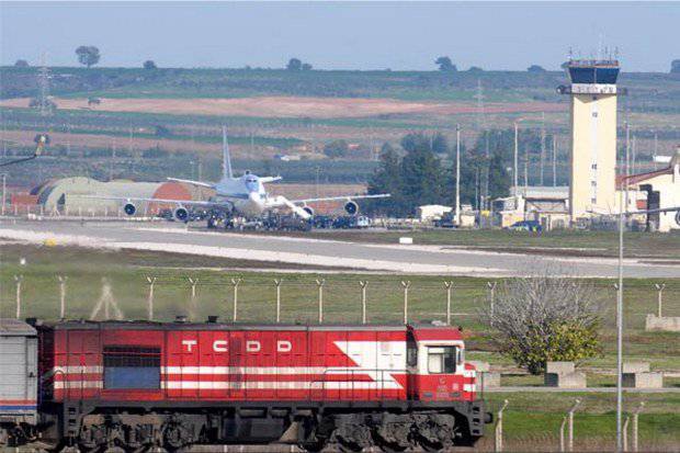 In Turkey arrived airborne command post control of U.S. forces