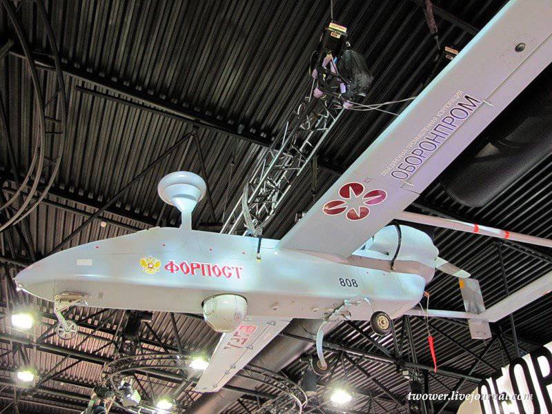 Drone doméstico por primera vez transmitirá programas de equipo militar en Russia Arms EXPO-2013
