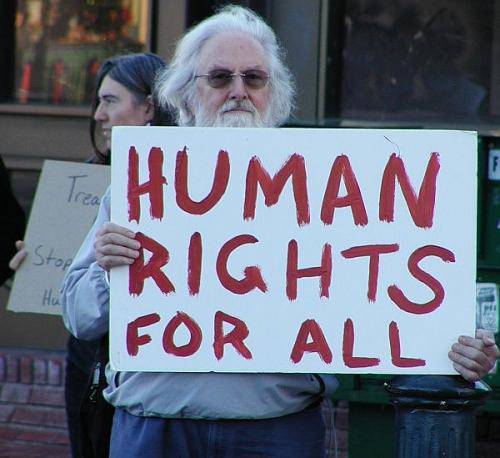 https://topwar.ru/uploads/posts/2013-09/1378722132_human_rights_for_all_0.jpg