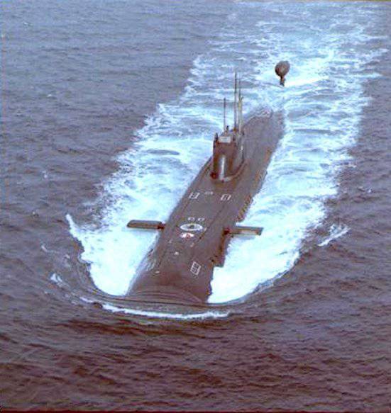 PLAT K-305 pr. 671®. Verfolgung der Flugzeugträger-Mehrzweckgruppe Enterprise im April 1983