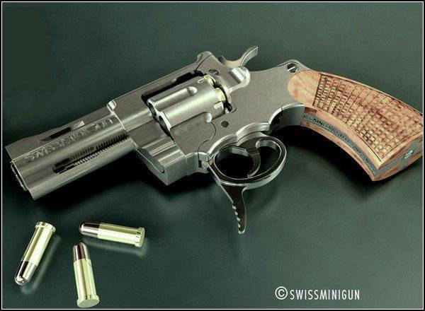 The world's smallest acting revolver