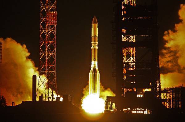 "Proton" bringt einen amerikanischen Satelliten in die Umlaufbahn