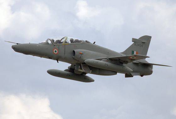 Indian Navy adoptó el primer centro de entrenamiento AJT, Hawk, completamente ensamblado en las instalaciones de XAL