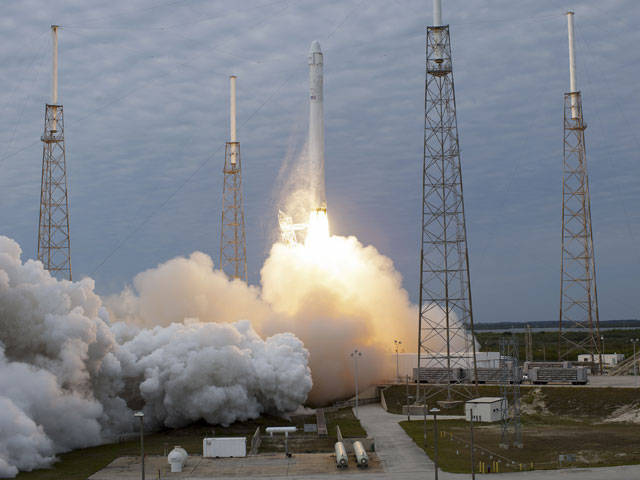 The launch of the American Falcon-9 rocket failed three times due to technical problems