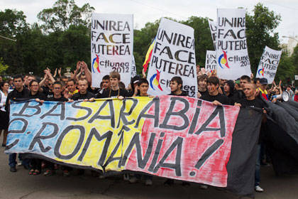 Роль "якоря", удерживающего Бессарабию от Румынии, переходит от ПМР к гагаузам и болгарам: региональные итоги-2013